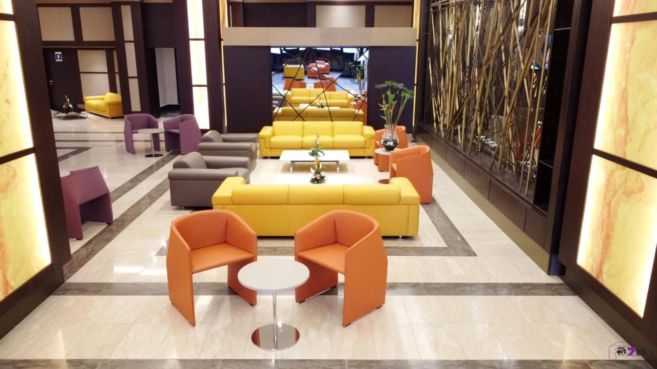 Krystal Palace Douala Exterior foto